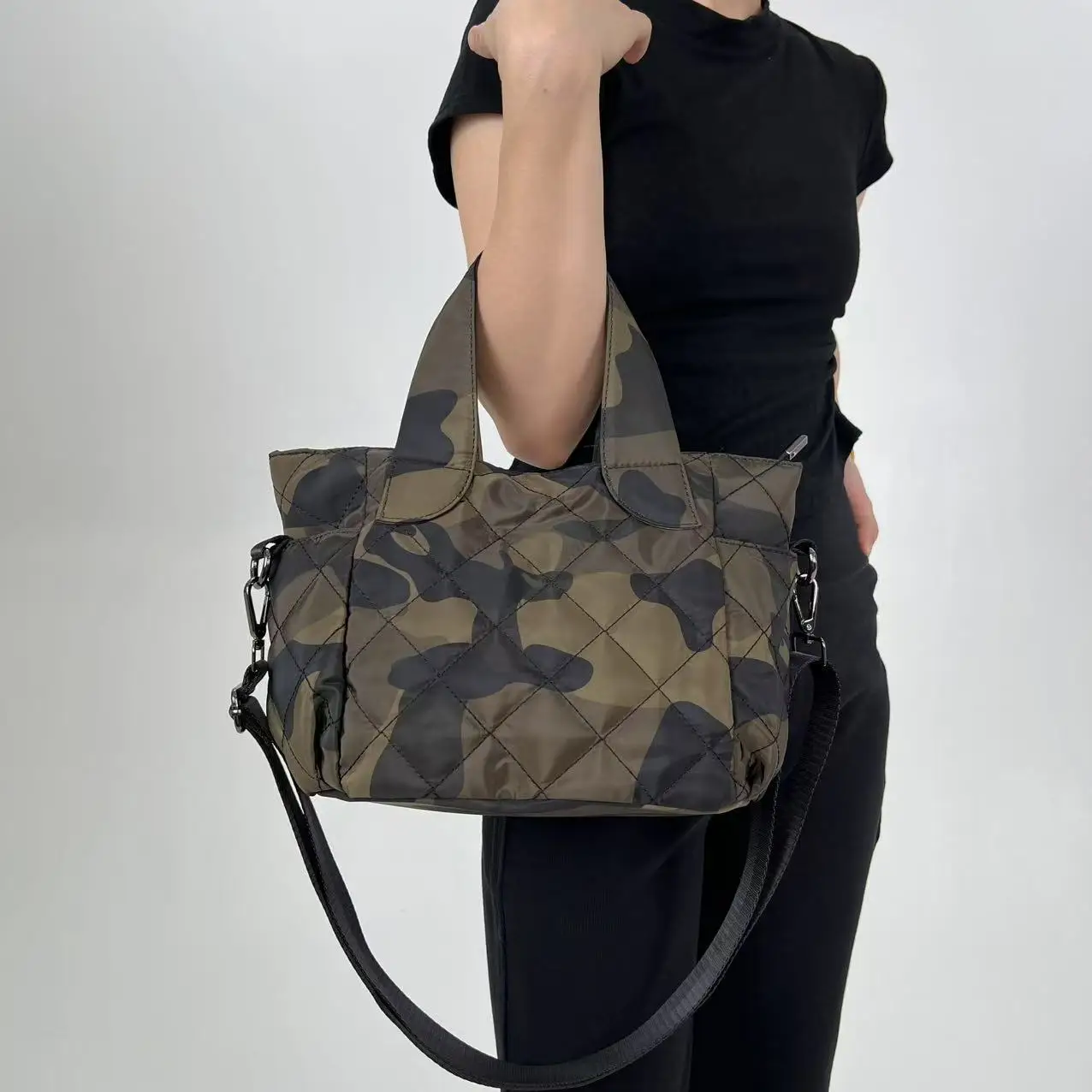 

Vintage Camouflage Quilted Women Handbags Padded Tote Bag Casual Waterproof Nylon Padded Shoulder Crossbody Bags 2025