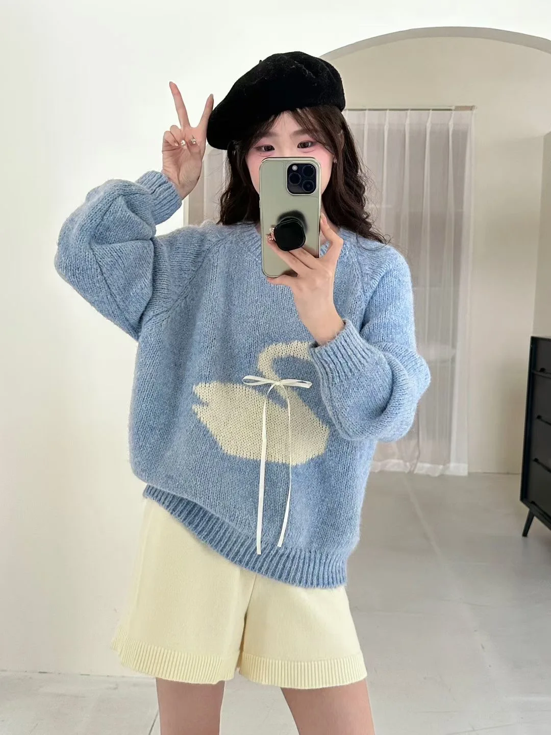 

Mi Bai синий мягкий липкий жаккардовый свитер в виде лебедя, женский свитер осень/зима 2025, новый корейский свободный топ с ленивым капюшоном, стареющий топ