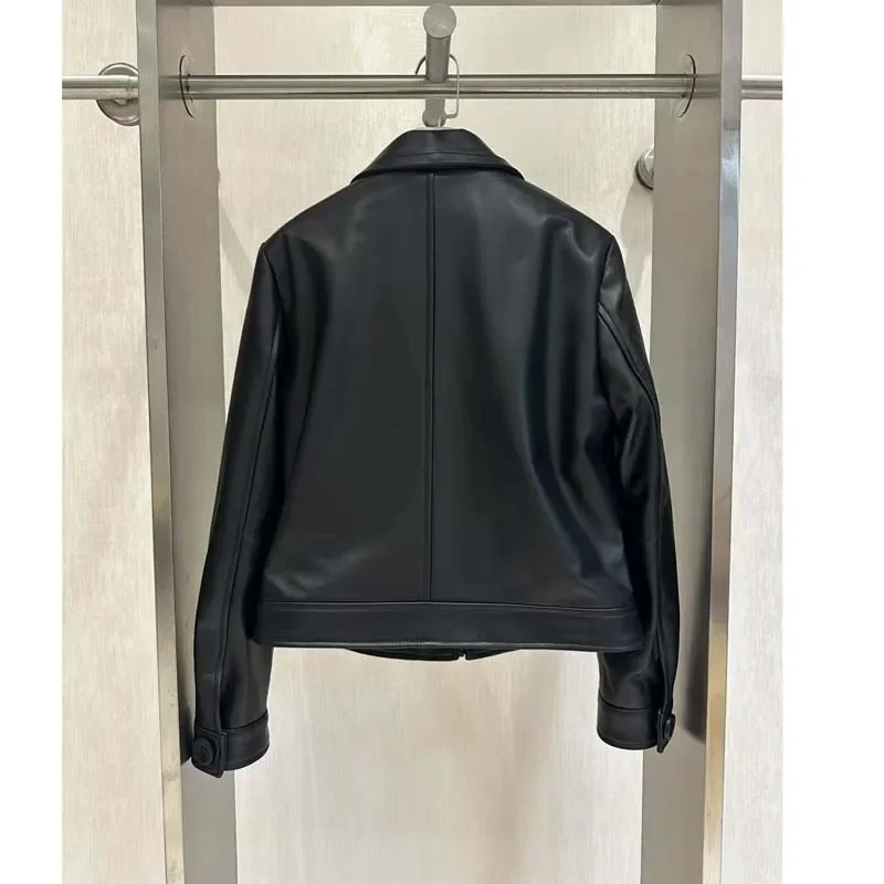 سترة من الجلد الطبيعي بياقة مقلوبة ملابس قصيرة الطول من جلد الغنم الناعم والحساس معطف نسائي للربيع والخريف