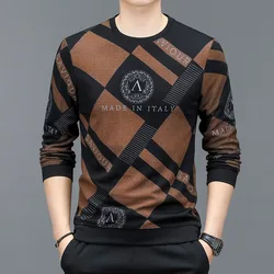メンズラウンドネックレタープリントプルオーバー、コントラストラインストーンフーディー、長袖Tシャツ、カジュアルトップス、春と秋のファッション
