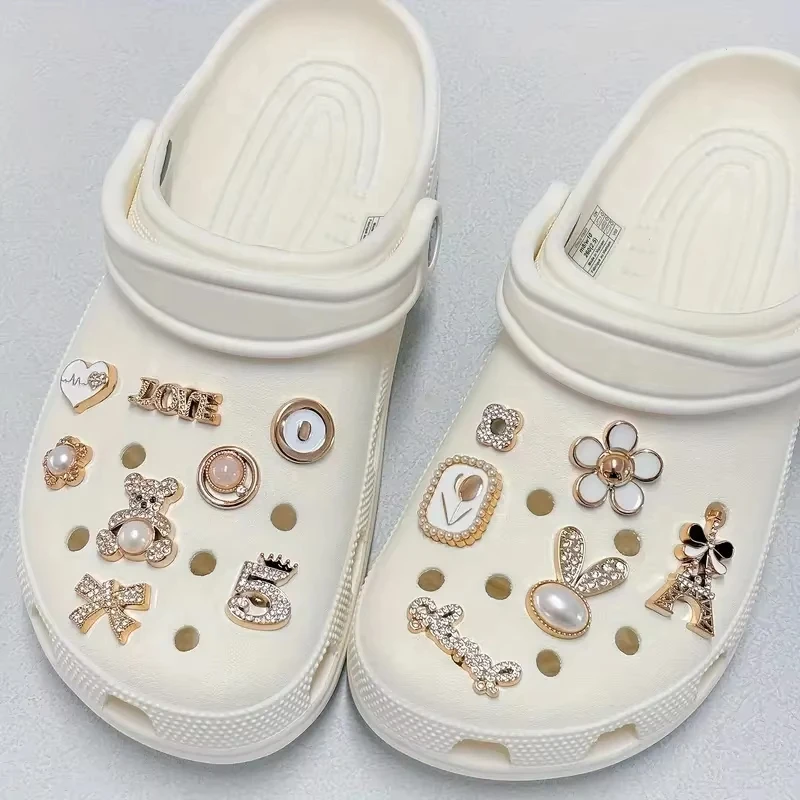 جديد 14 قطعة الدب الأرنب الموضة الزخرفية حذاء كرام مجموعة للنساء تسد الأحذية القابلة للإزالة الصنادل أزرار عطلة عيد الميلاد هدايا الحفلات