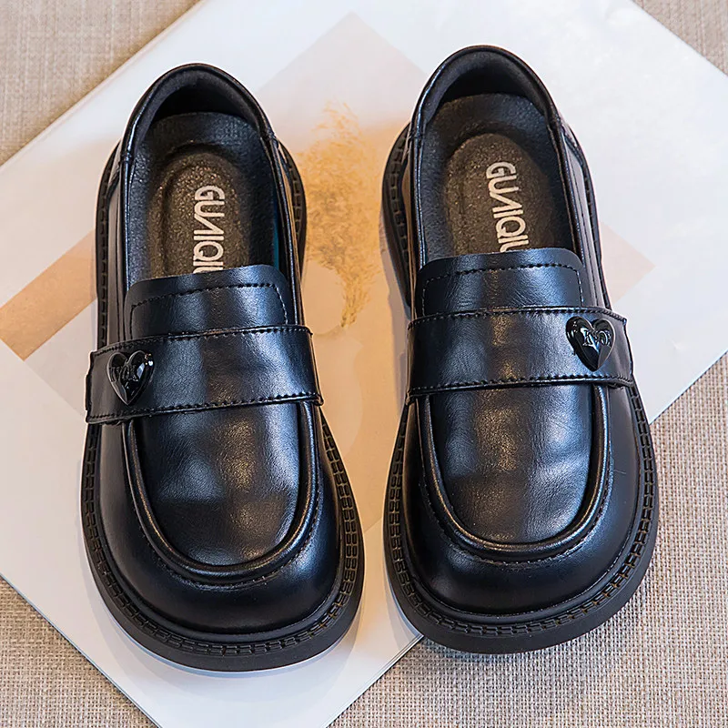 

Girls Leather Shoes with Heart Button Fashion Classic Kids Black Party Wedding Loafers Slip-on Flats Soft Non-slip Spring Autumn