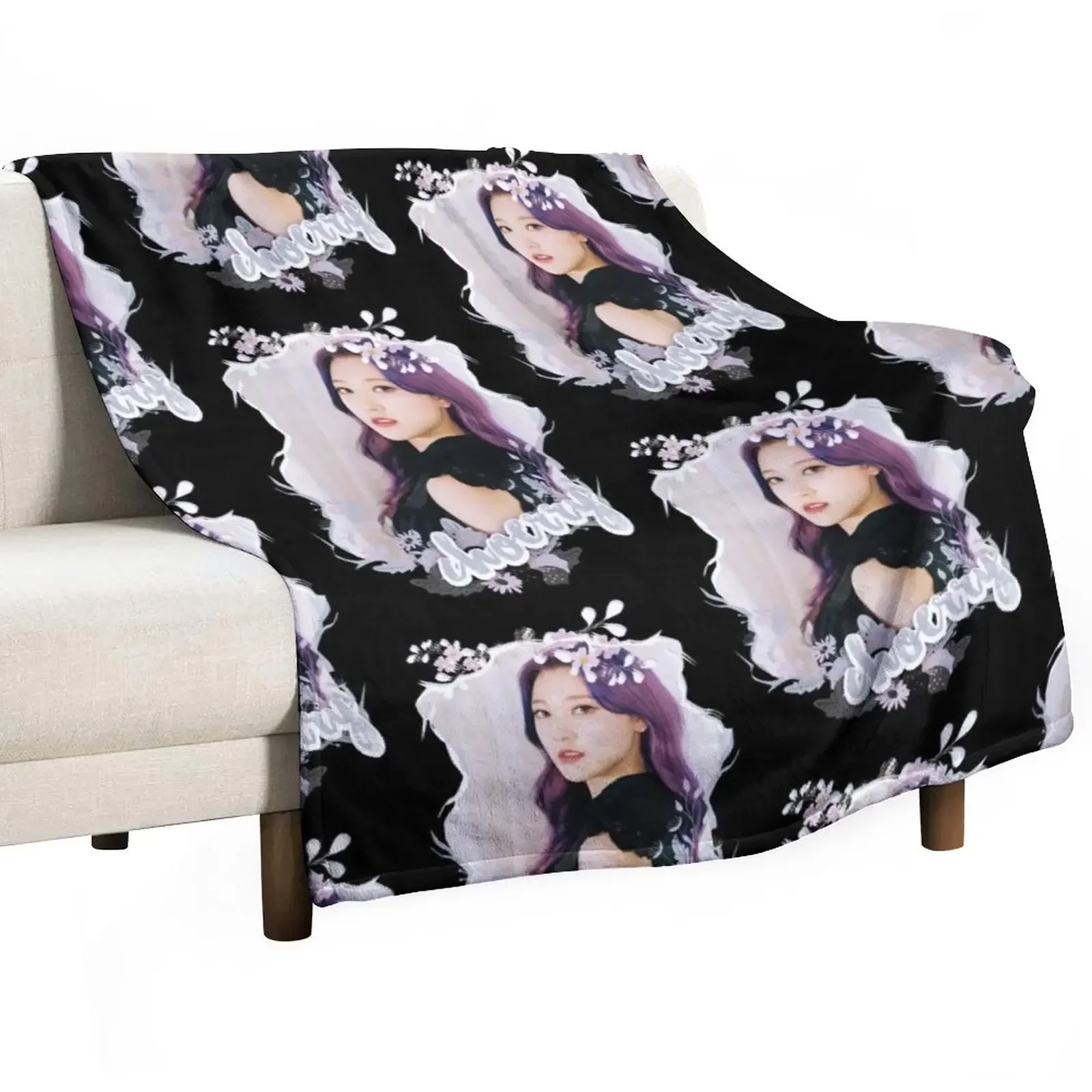 

Loona - Choerry Throw Blanket Hair heavy to sleep Shaggy Blankets