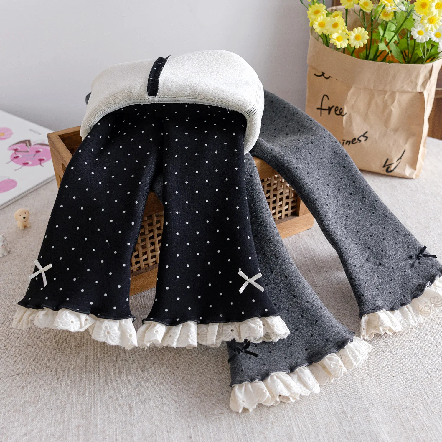Girls 2025 Autumn and Winter New Versatile Fashion Fashionable High Elastic Outer Wear Velvet Lace Micro Pull Pants
