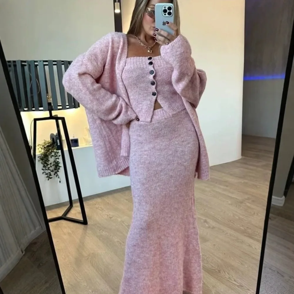 2026 Autumn and Winter New Fashion High-end Sweater Set Skirt Loose Lazy Style Knitted Three-piece Set Texture Unique Fashion