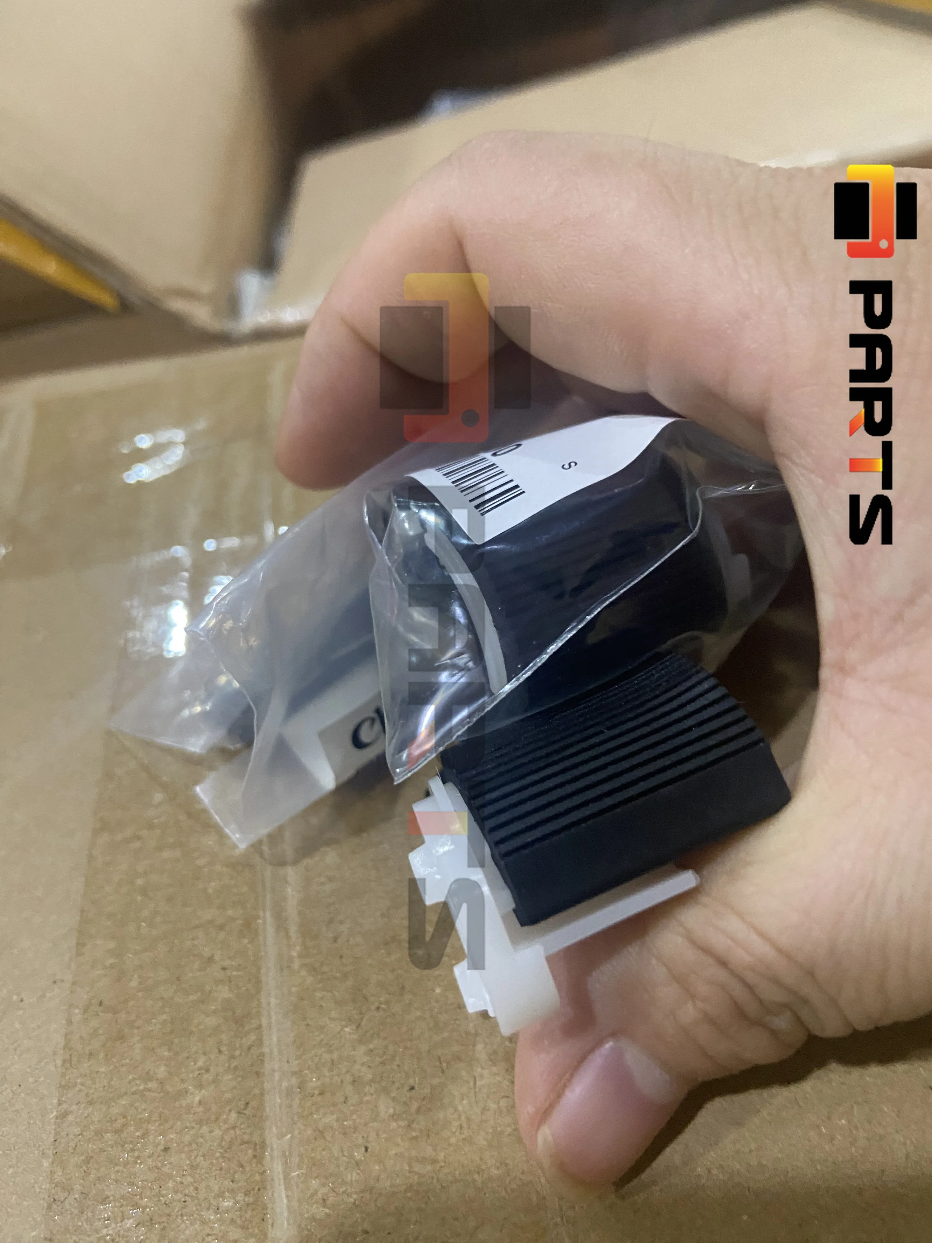 1PC FL3-1352-000 For Canon IR 2002 2002G 2202 2204N 2206i 2206AD 2525 2520 2530 2545 Pickup Roller Printer Copier