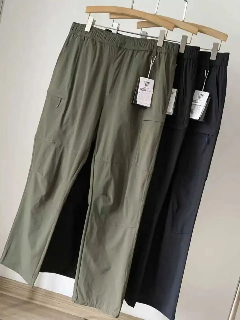 

Outdoor Workwear Pants Quick Dry Moisture Wicking Lightweight Soft Long Sports Casual Trousers for Young Men