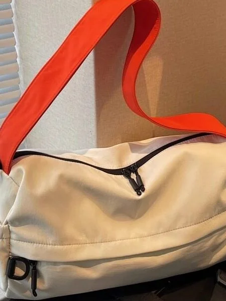 sac-a-bandouliere-decontracte-en-toile-de-nylon-grande-capacite-sacoche-polyvalente-pour-les-trajets-quotidiens-style-sportif-jeune-couleur-unie