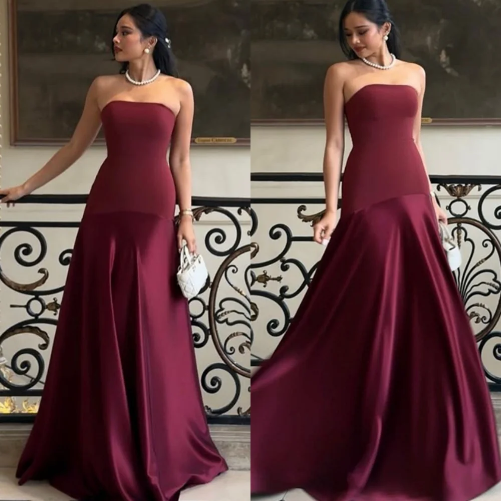

Customized Exquisite Burgundy Satin Evening Dress High Quality Strapless Sleeveless Zipper Back Sweep Train Homecoming Dress