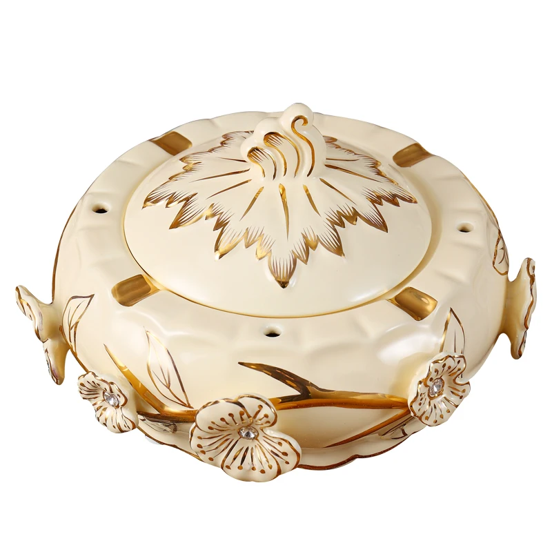 Luksusowa europejska ceramiczna popielniczka, ekskluzywna duża retro modna kreatywna ozdoba z pokrywką, rękodzieło do dekoracji salonu.