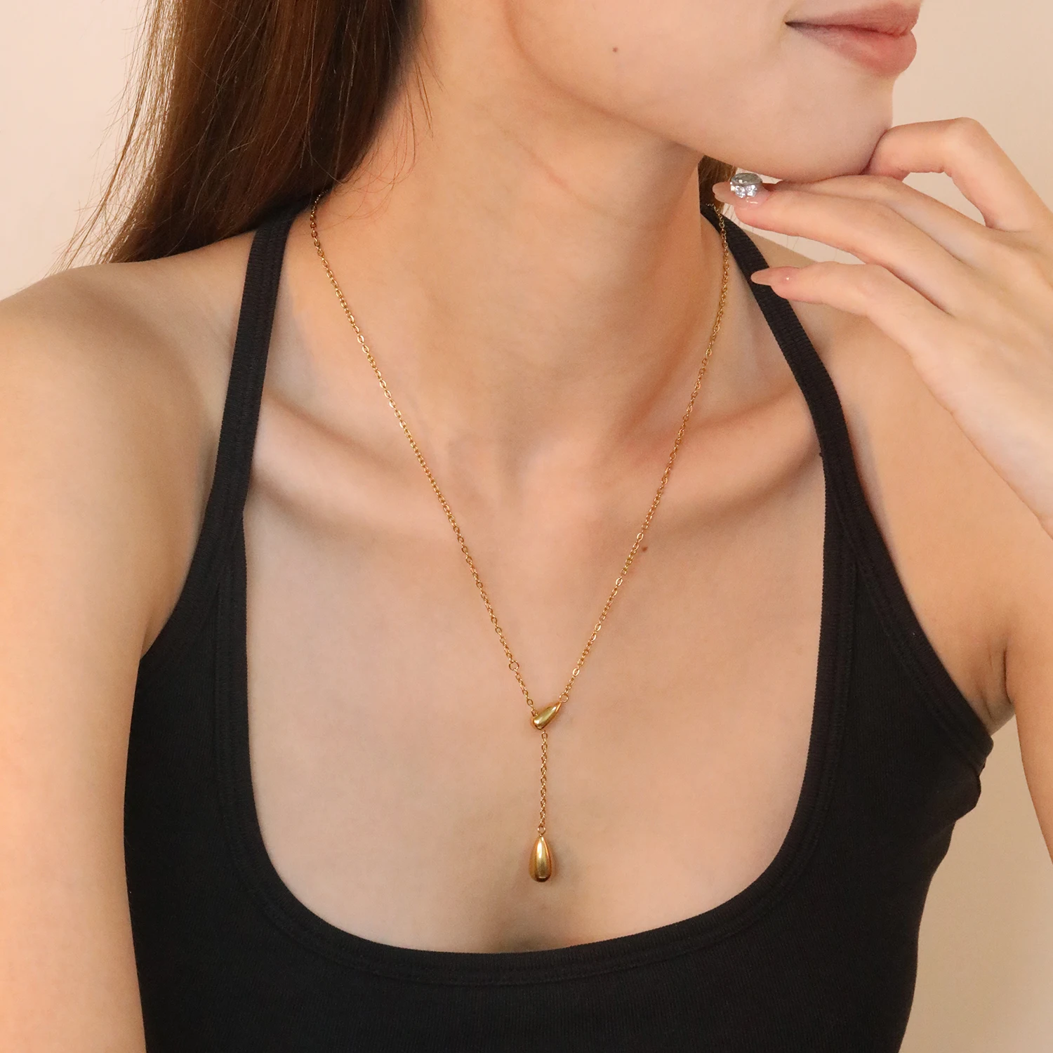 Pulloverkette aus Edelstahl mit doppeltem tropfenförmigem Anhänger und Quasten-Halskette für Mädchen, personalisierter Schmuck, INS-Modestil