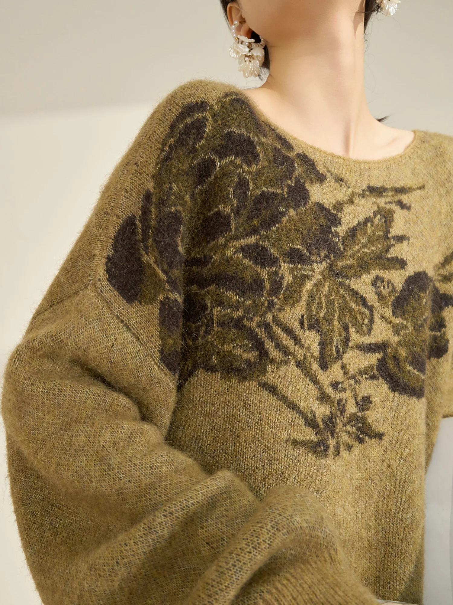 

Flowing Era Vintage Knitted ort Sweater Women's Lazy Sle Floral Embroidery Top Spring 2026 Casual High-End Feeling