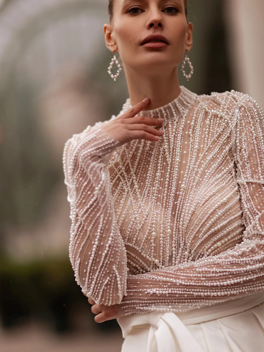 Abito da sposa modesto a maniche lunghe perle fatte a mano scintillanti abito da sposa elegante abito da sposa lungo in raso a-line Robe De Mariée