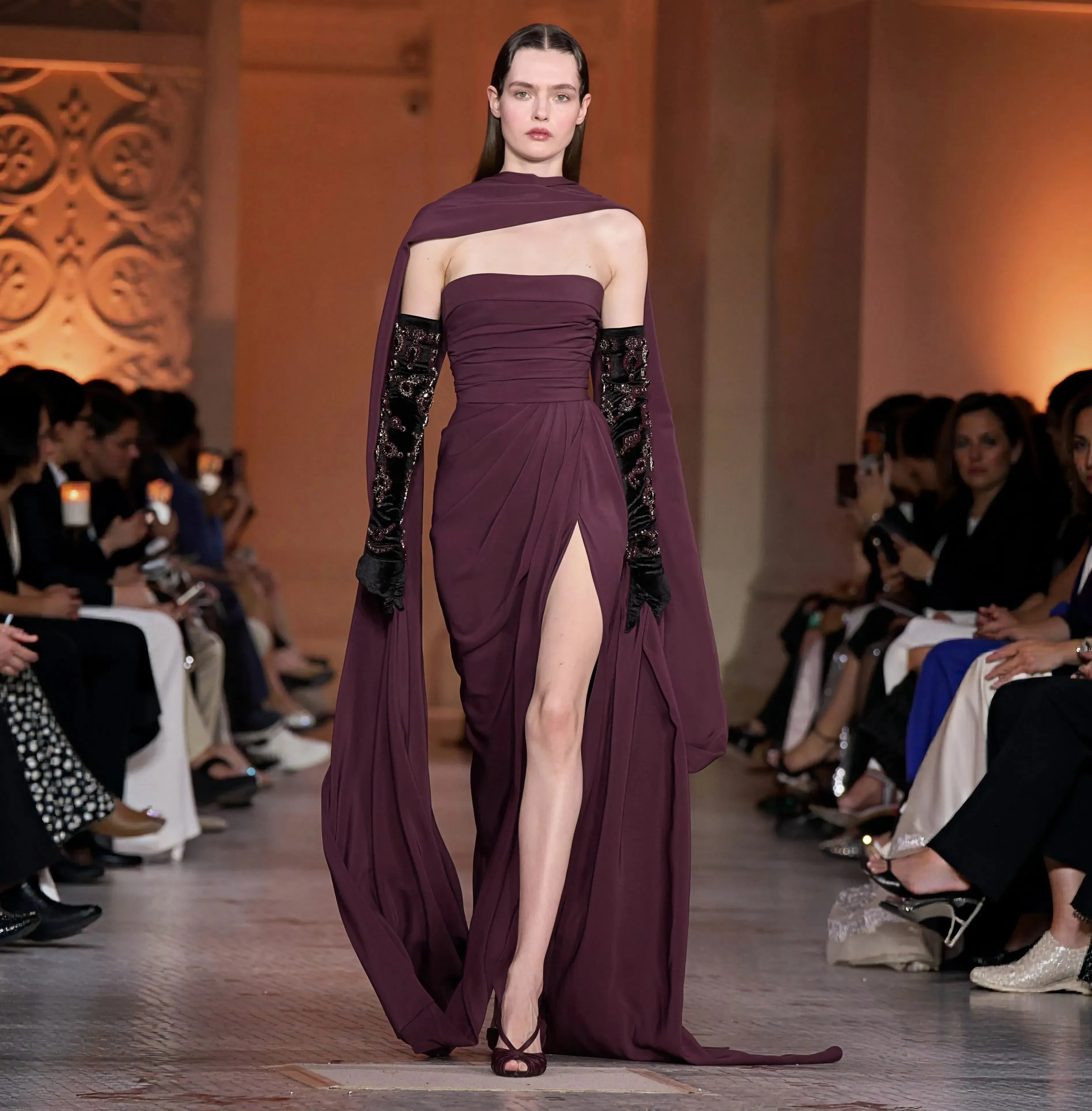 

Sexy Modern Grape Evening Formal Dress 2026 with Scarf Strapless Pleated High Slit Chiffon Long Prom Formal Gowns Banquet Dresse