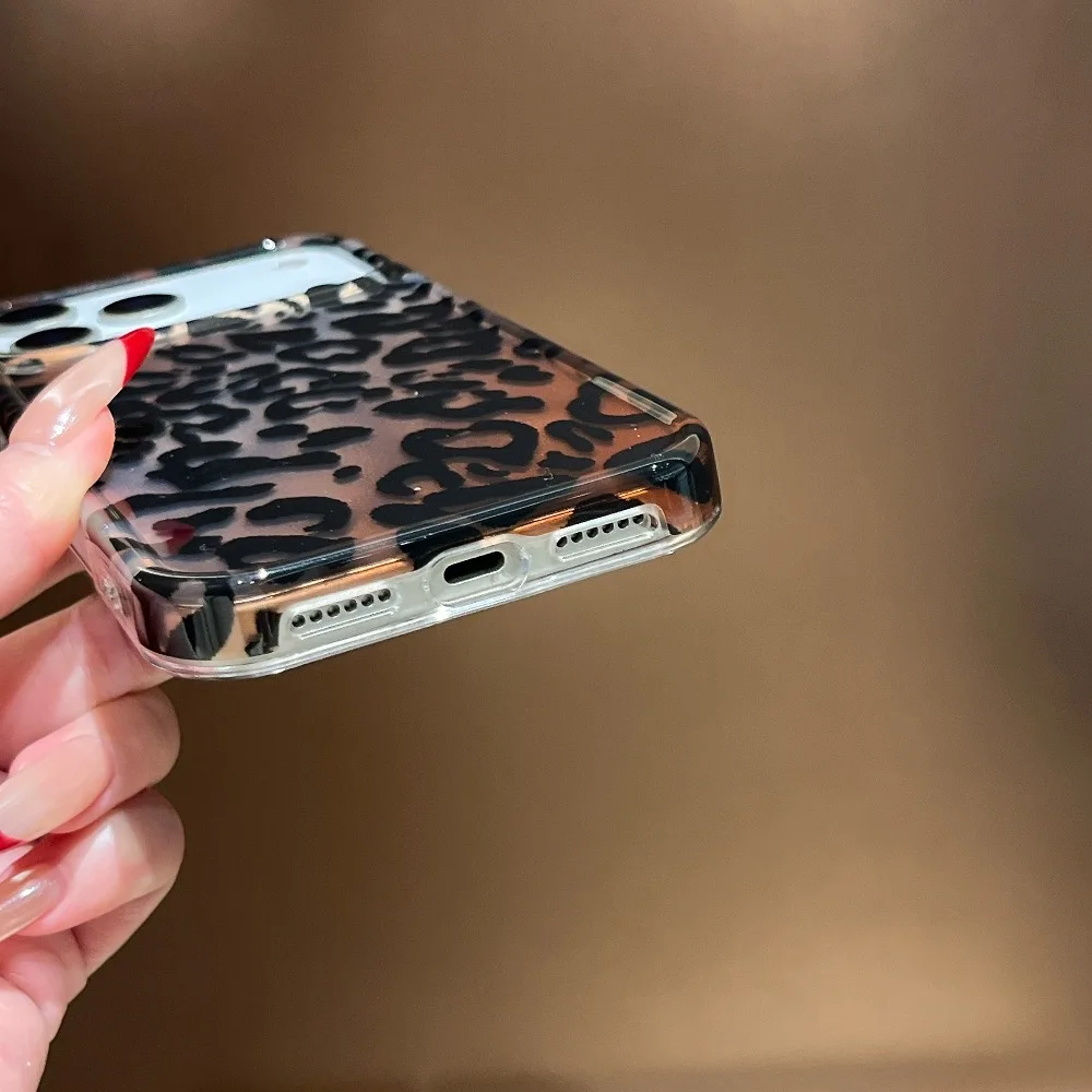 Fashion Personalized Gold Leopard Phone Cover for iPhone 14 15 16 17 Pro Max with Protective Case