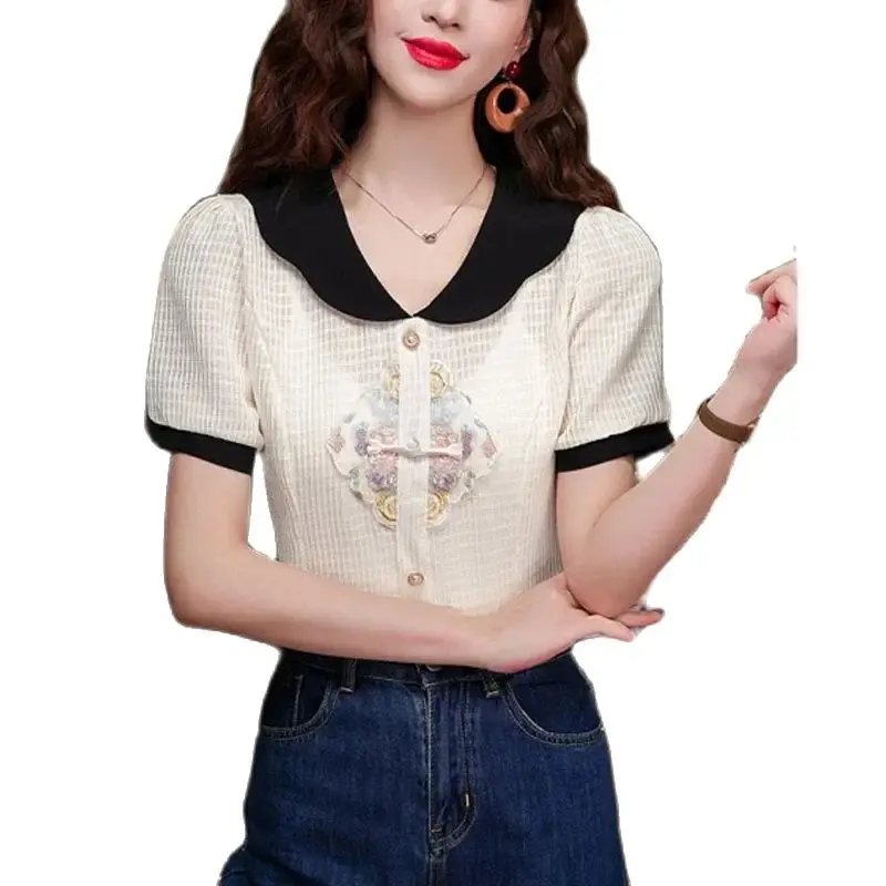 

New Women's Summer Chinese Style Contrasting Doll Collar Button Versatile Fashion Commuter Short Sleeve Embroidery Shirt 2024