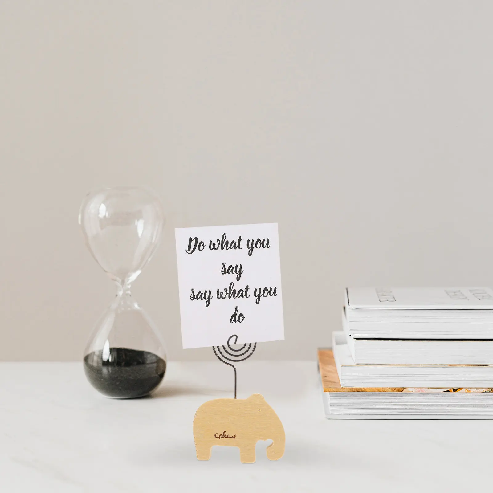 Wooden Animal Memo Clip Stand Smooth Finish Photo Holder Desktop Notes Clamp for Table Place Cards Menu Card Display