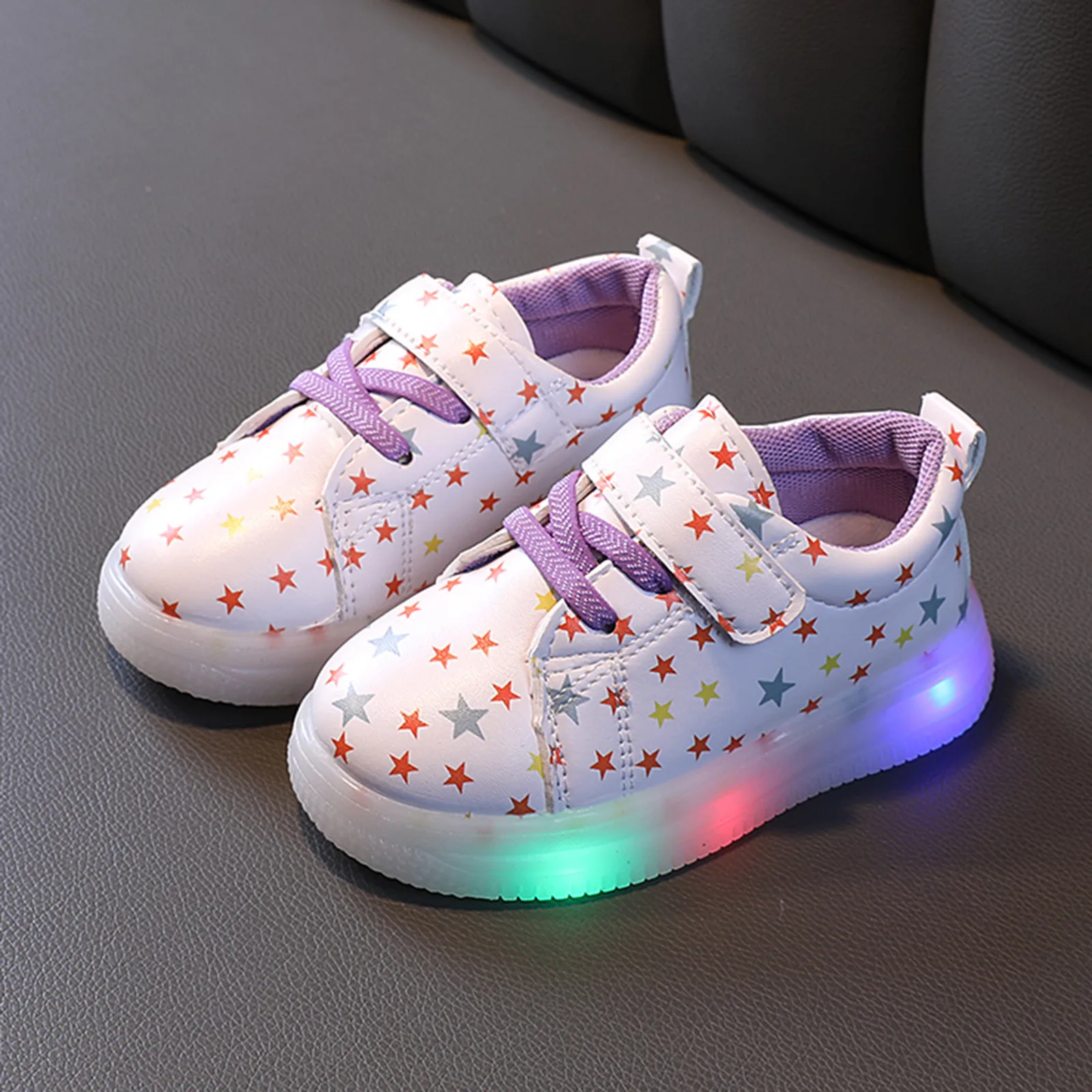 Mickey Minnie Mouse LED Shoes Breathable Glowing Casual Sneakers Led Light Up Shoes for Girls Anti-slippery Luminous Sneakers