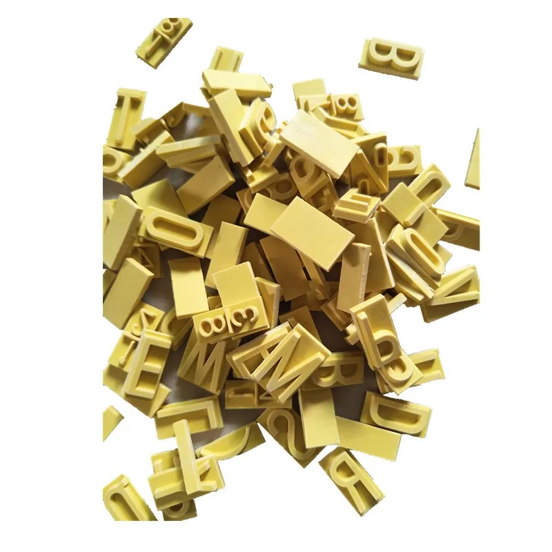 

7 мм 9 мм Желтые типы печатных персонажей Столица Английский, цифры, символы шрифта 4 точки 6 точек 1 дюйм 1,2 дюйма,.