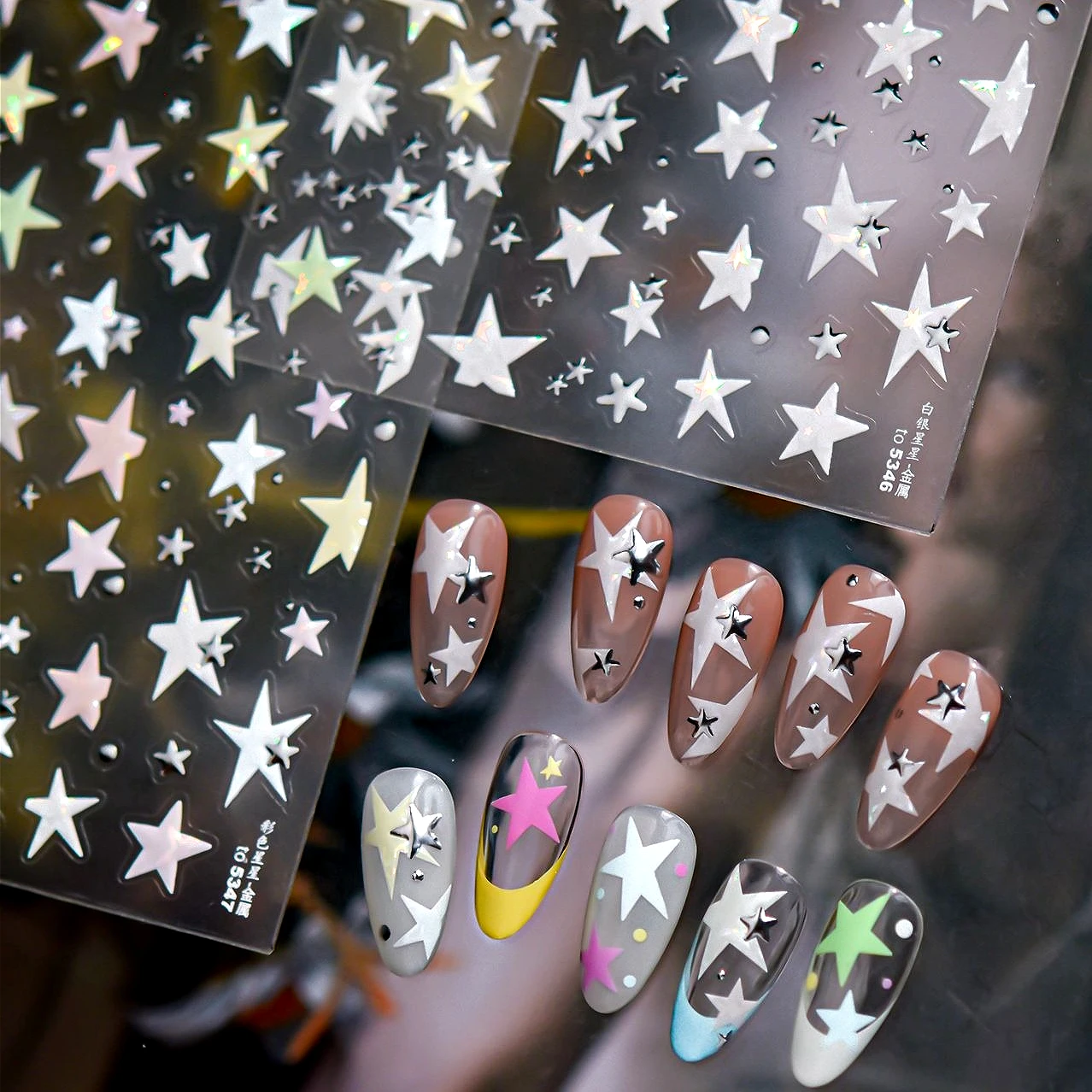 

Shiny Irregular Pentagram Star Colored Love Heart Metal Silver Grid Chain Punk Clock Y2K Glitter Powder Nail Art Stickers Decals