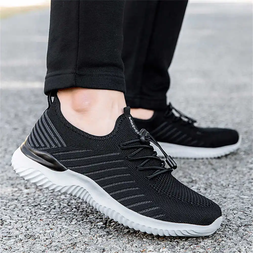 

Мягкие хлопковые кроссовки 37. Повседневная дизайнерская обувь для мужчин. Черные мужские теннисные спортивные кроссовки по доступной цене. Малая цена.