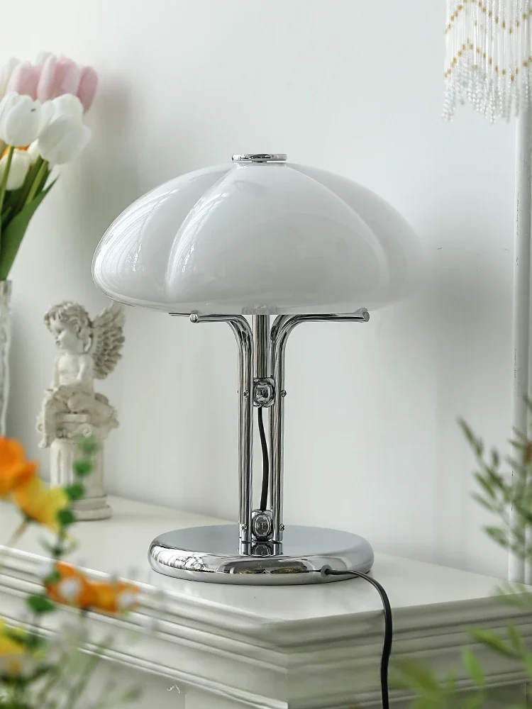 French Cream Breeze Mushroom Table Lamp Cabinet Living Room Tea Table Lamp Medieval Retro Bedside Lamp