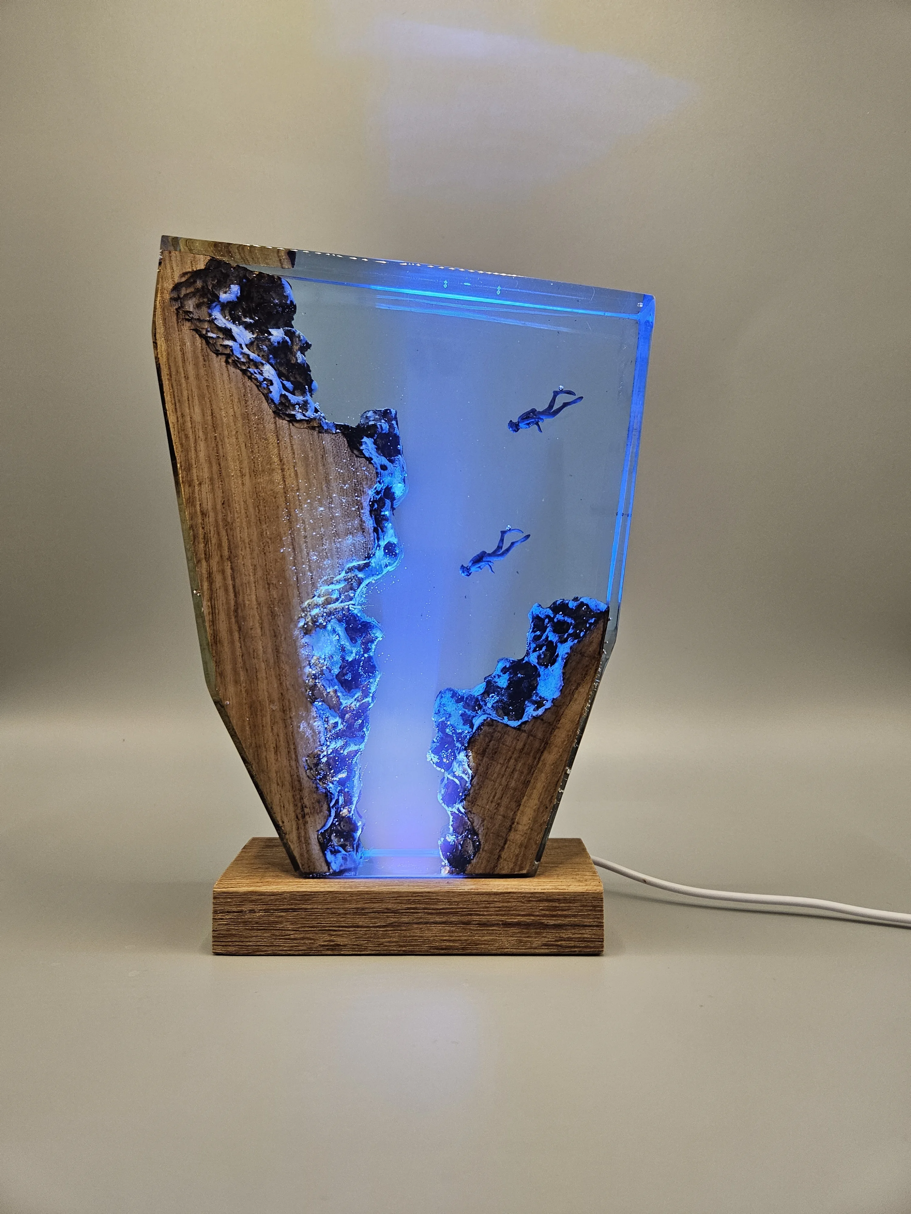 Handmade Epoxy Resin Light Ocean Wind Element Night Light Diver Solid Wood Decorative Light Travel Gift Ornament