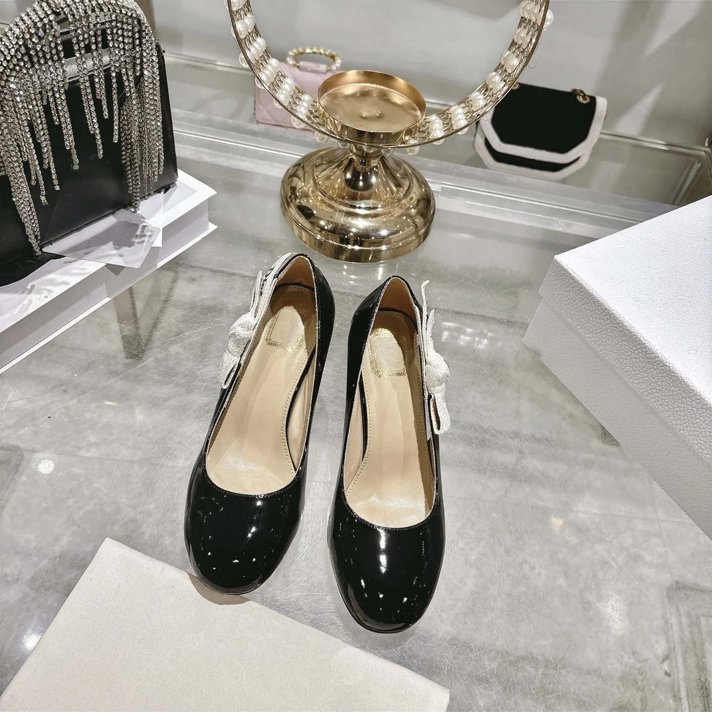 

High-Quality Fashionable Ladies' Business Shoes Leather High Heels Stylish And Comfortable Women's Footwear for Professional Use