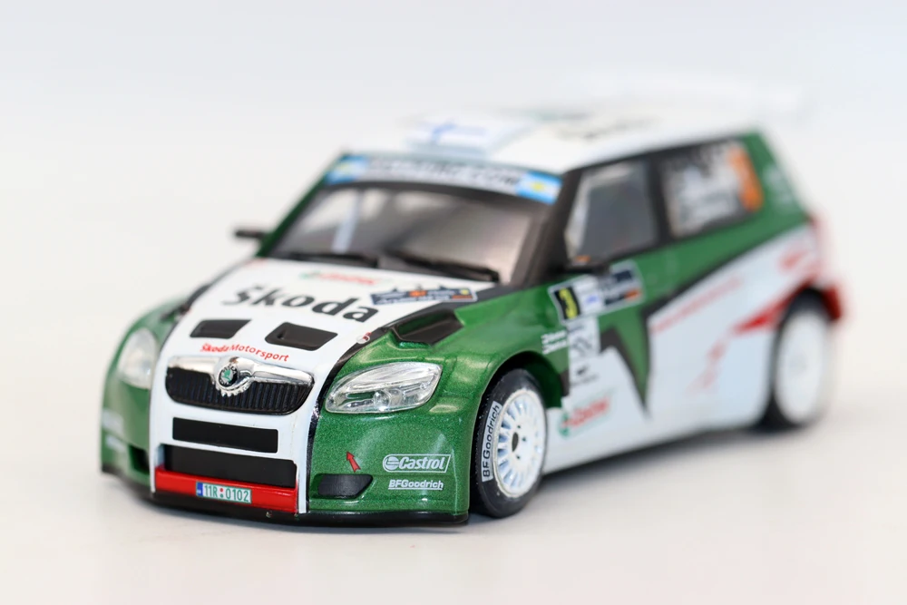 Matel 1:43 Scale Fabia S2000 2010 Rally Racing Car Model for collection gift