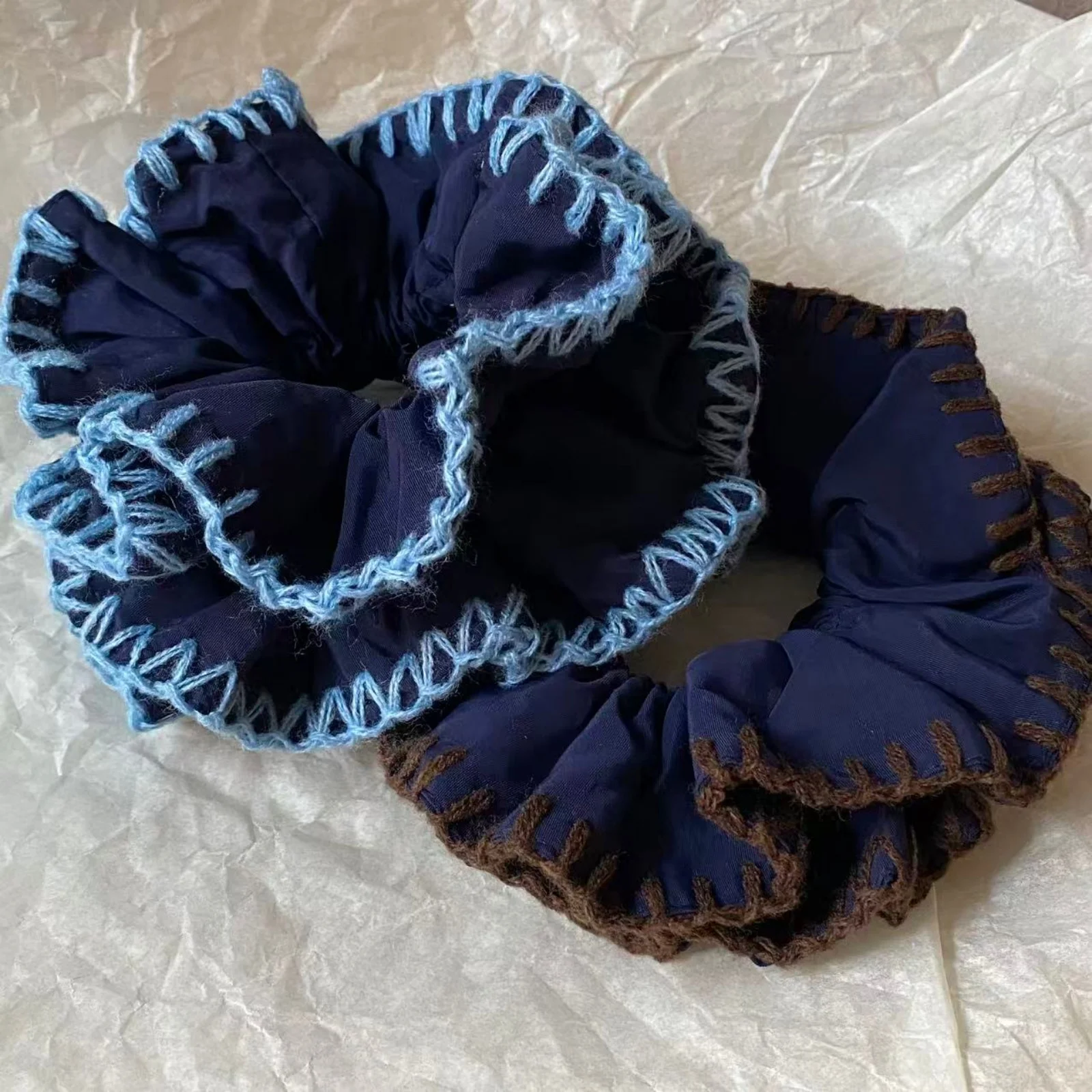 

1PC Scrunchies For Women Knitted Lace Trim Two-Tone Vintage Style Hair Accessory Hot Trendy Hair Tie For Daily & Party