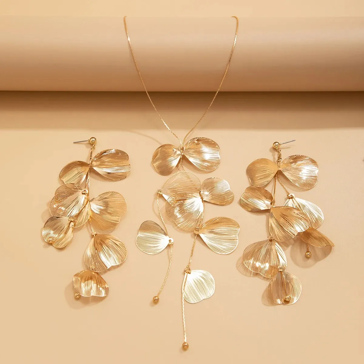 Aesthetic Elegant Ginkgo Leaf Pendant Earrings Necklace Set for Women Romantic Bridal Tassel Jewelry Set Party Neck Accessories
