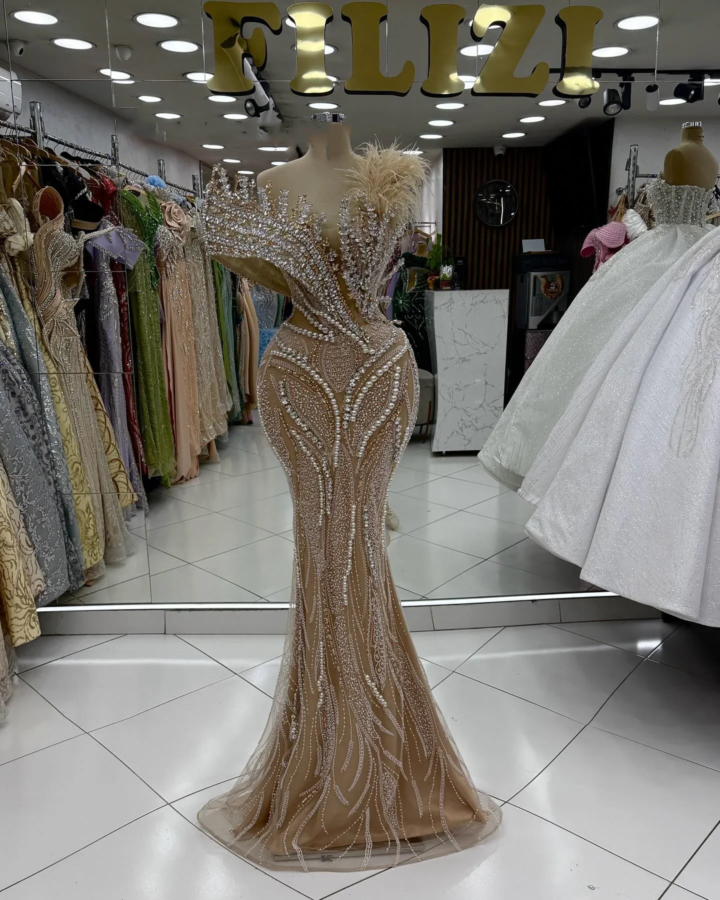 Vestidos de noche de sirena con plumas de champán de lujo, vestidos de celebridades con encaje de perlas y cristales, vestidos de fiesta de cumpleaños, vestidos de noche