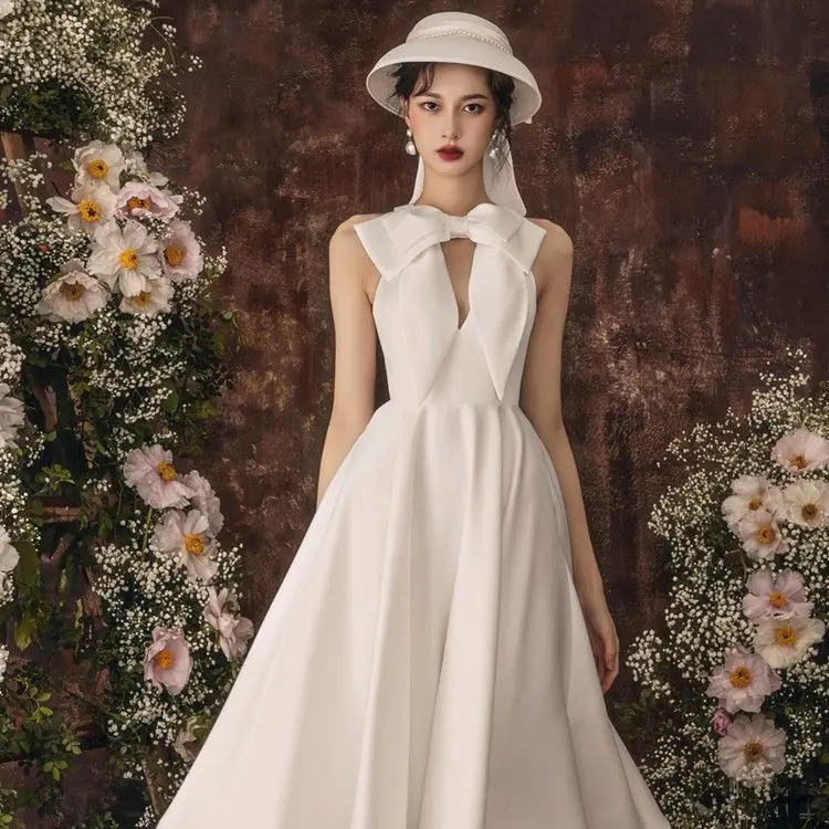 Vestido de novia ligero francés satinado 2025, nueva licencia, vestido pequeño blanco simple, generalmente se puede usar vestidos de mujer