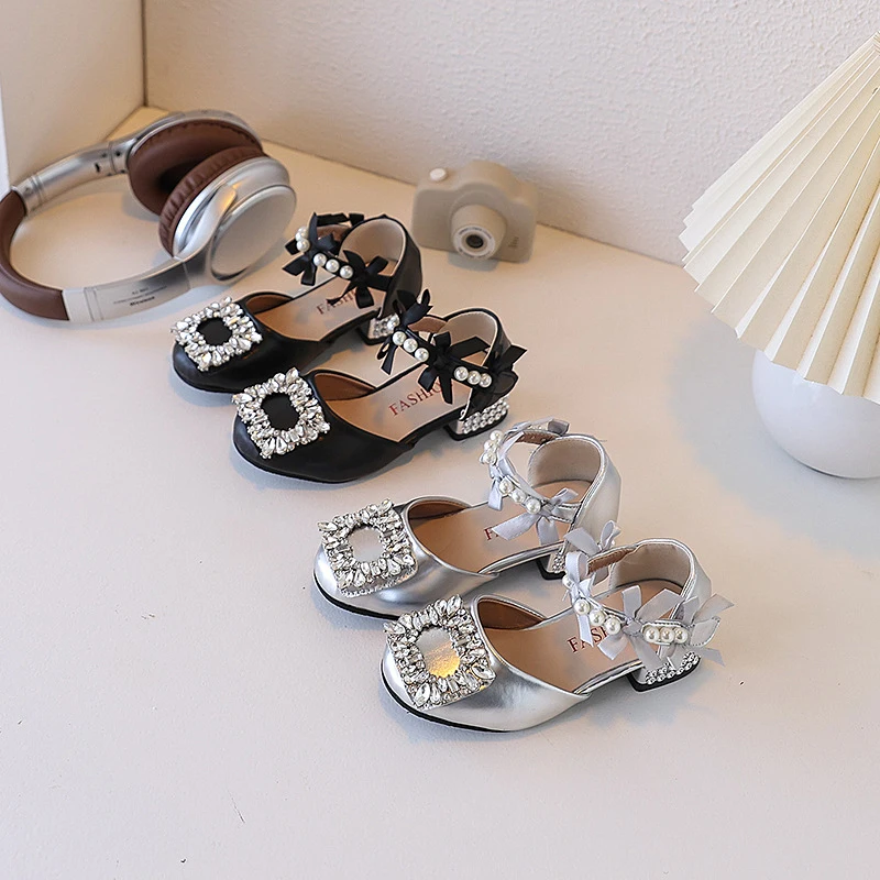 Girls Princess Sandals 2026 Summer New Fashion Children Rhinestone Leather Shoes Student Dress Dance Party Shoes
