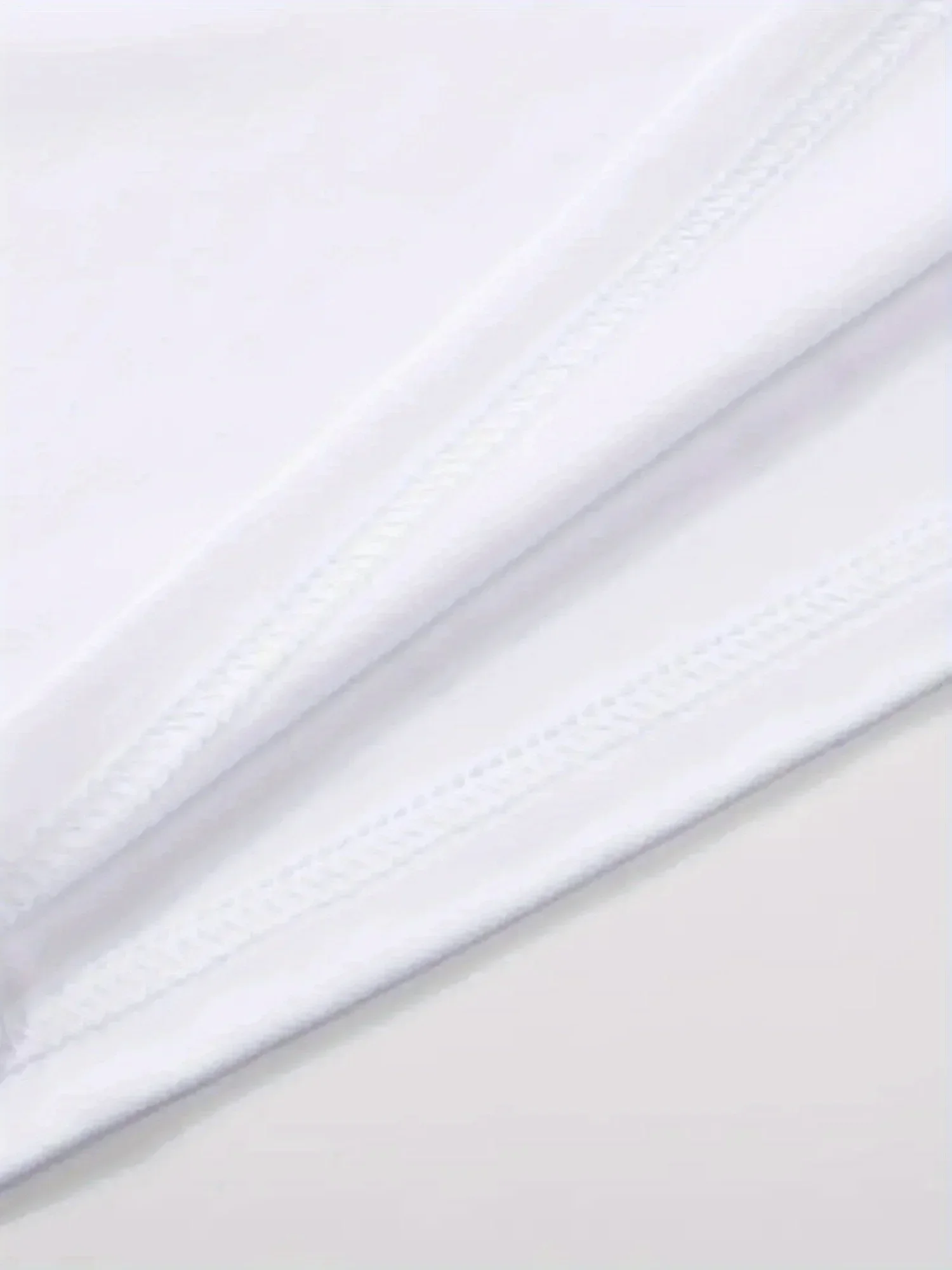 تي شيرت للسيدات من Avril Lavigne Concert بطبعة جرافيك باللونين الأبيض والأسود وشاشة ذات نمط حي مميزة Rock Idol Glamour