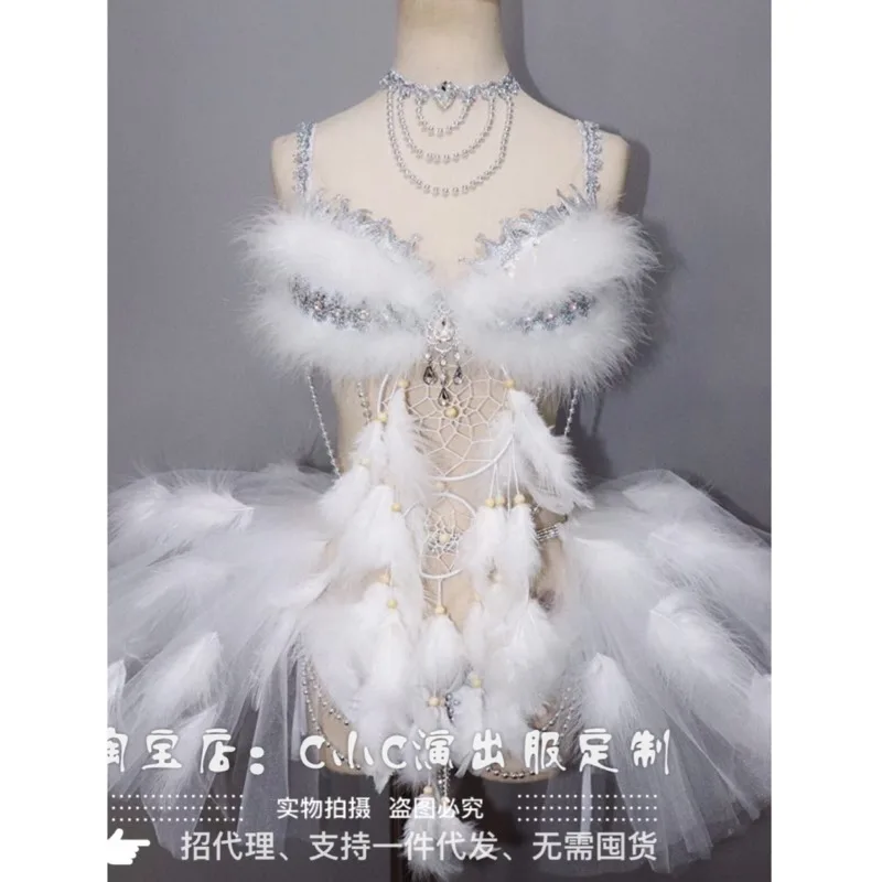 

New Female Singer Foreign DjDs Guest Gogo Sexy Dreamy Feather White Tutu Skirt Diamond Bra Performance Outfit