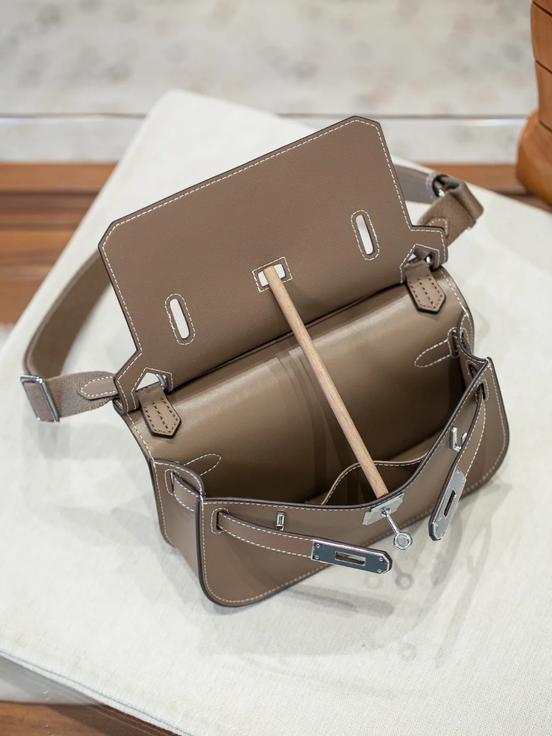 2025 High Quality Swift Cowhide Single Shoulder Cloud Bag Fashion Lady Mini Versatile Genuine Leather Women's bag Hobo Tote Bag - Image 3