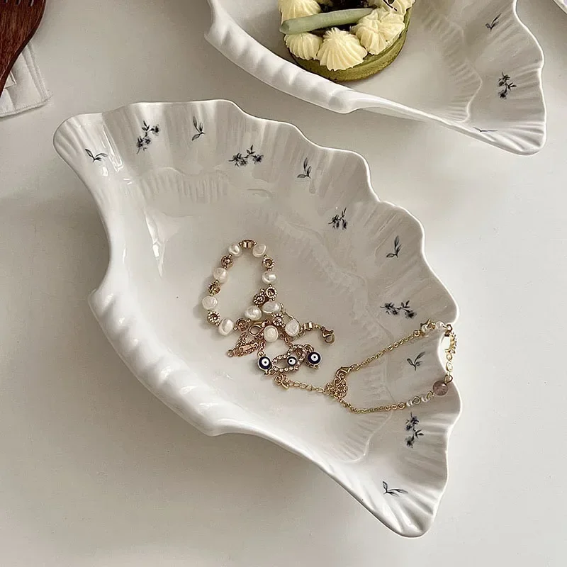 Shell shaped plates,French Floral Ceramic Shell Plate Irregular Dessert Plate Creative Jewellery Storage Tray Ornaments