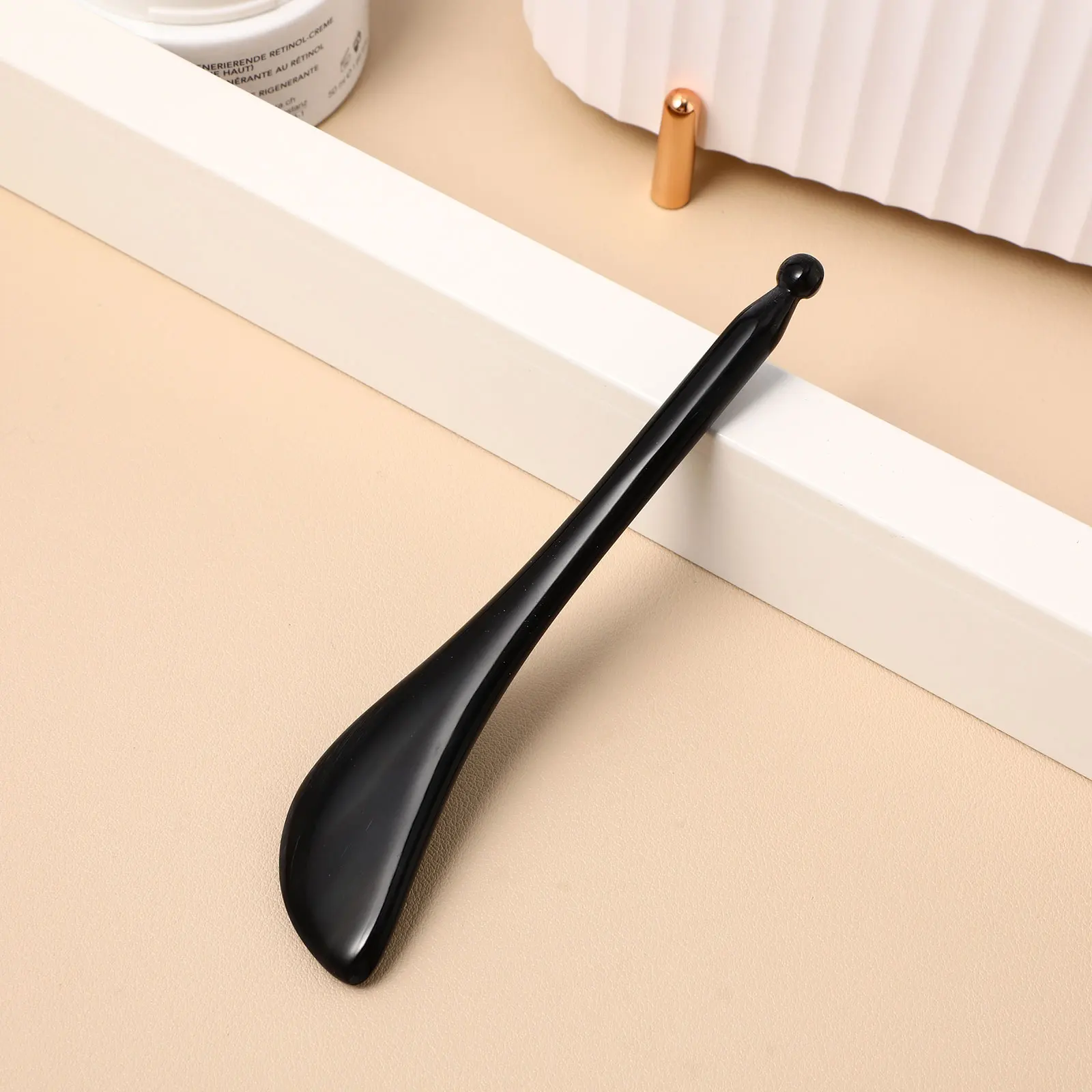 

Cow Horn Gua Board Scraping Massage Tool for Facial Ox Horn Smooth Surface Pain Relief Skin Elasticity