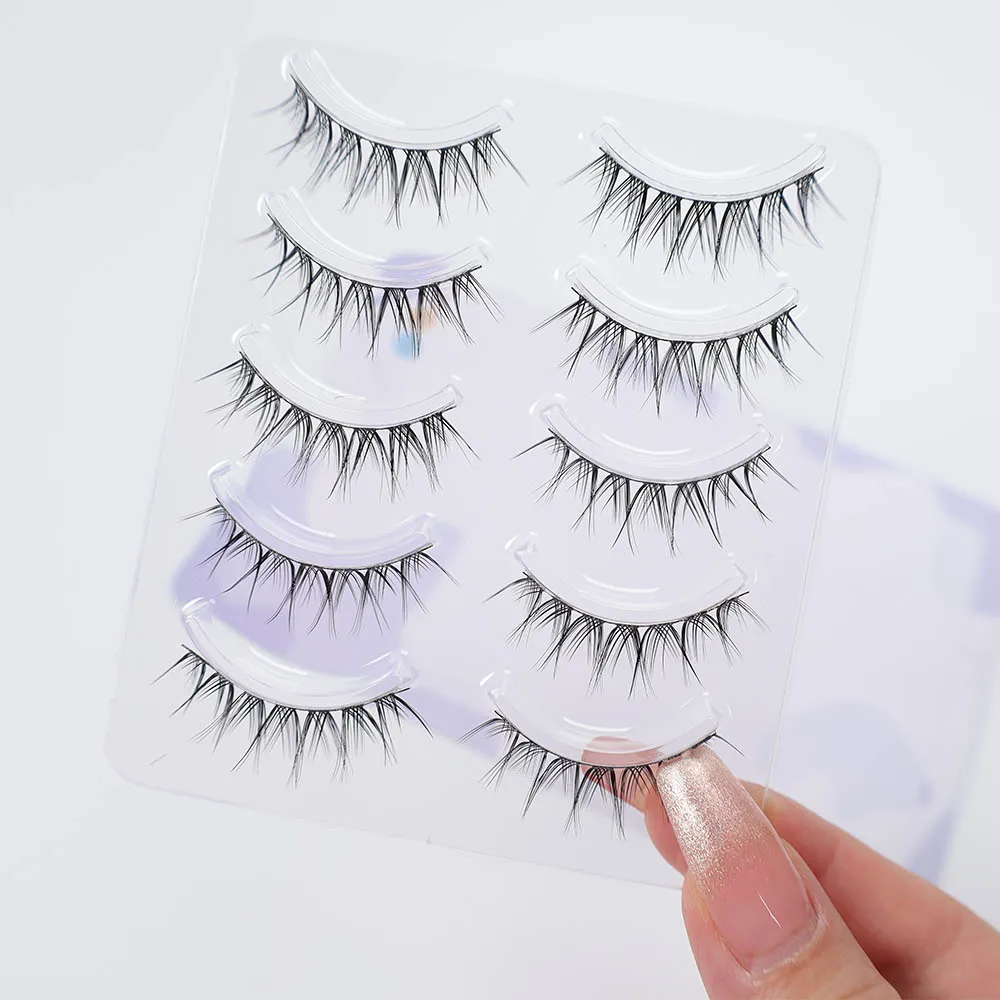 タイの漫画の悪魔スタイルのつけまつげ 5 組、ロールプレイングやステージ パフォーマンスに適した再利用可能な細いまつげ