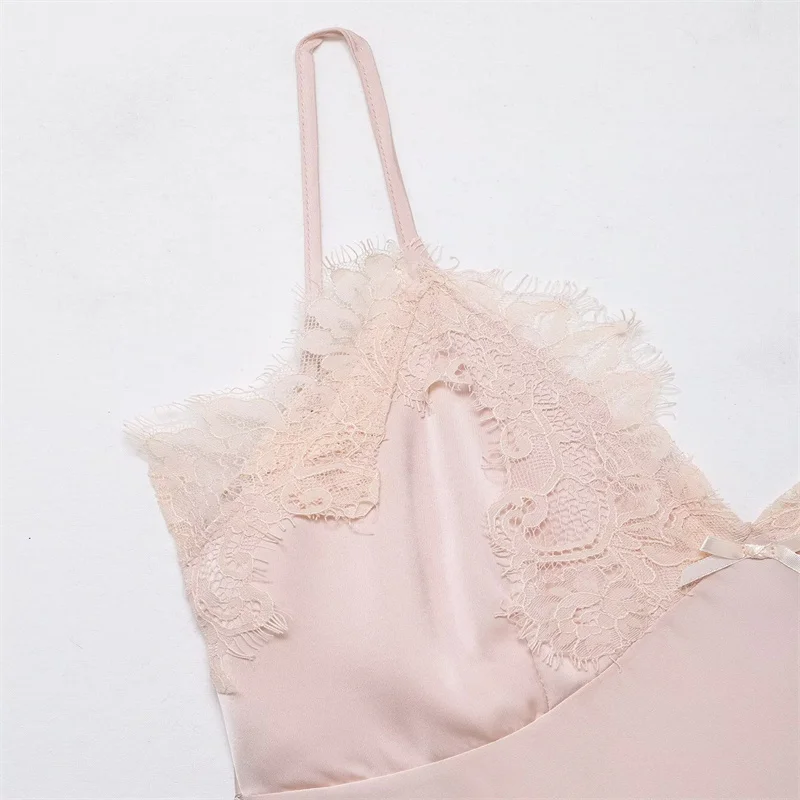 2026 ربيع جديد وصول مثير الحرير يشعر الدانتيل المرقعة الرسن الرقبة كامي الأعلى