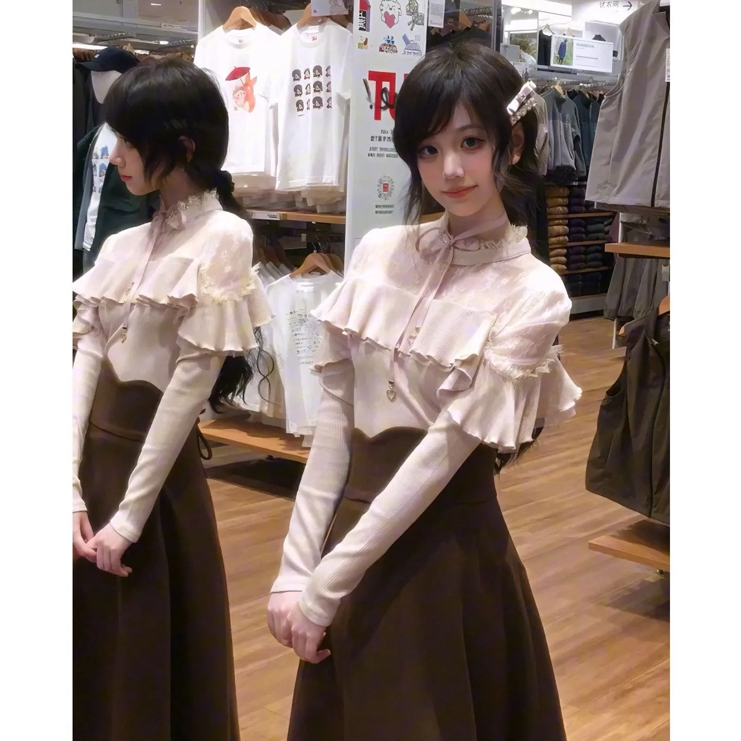 

Нежный комплект из вязаного свитера с кружевными вставками и юбки: осенне-зимняя мода, женская юбка с высокой талией, длинная юбка в элегантном стиле.