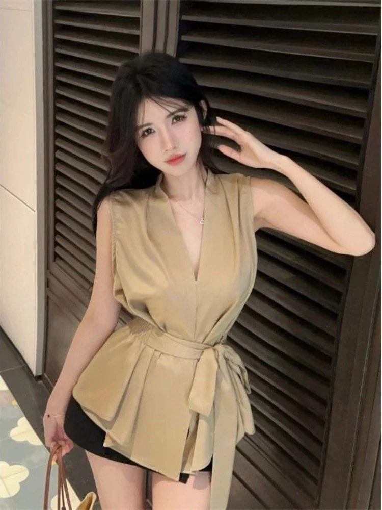 

Chiffon Fashion Sleeveless V-neck Waist Cincined Shirt 2026 Summer New Lace up Commuter Solid Color Temperament Commute Top