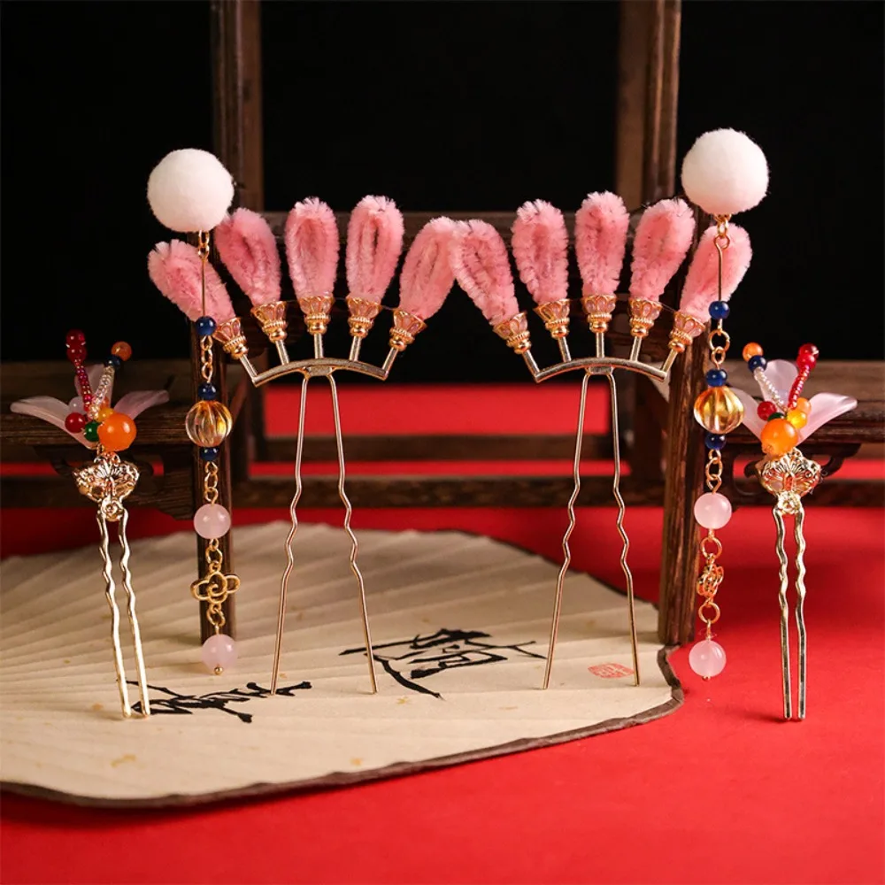 Chinese Style U-shaped Hairpin Sweet Alloy Hanfu Hair Sticks Plush Ball Ancient Style Long Tassel Hairpin Photography Headdress