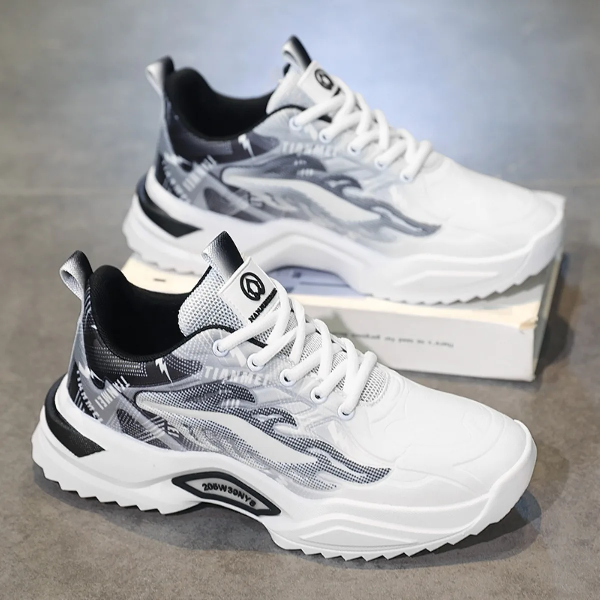 

Мужские всесезонные кроссовки градиентного цвета, нескользящая прочная универсальная уличная обувь на толстой подошве со шнуровкой, хороший выбор