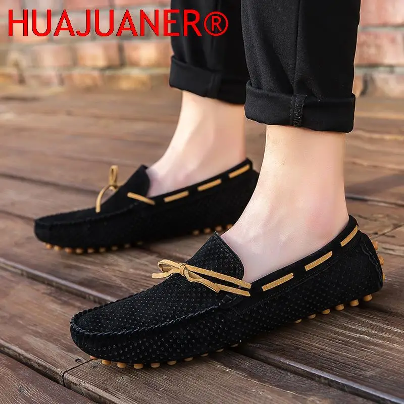 Neue Sommer Herren Slipper Wildleder Sandalen lässig weiche flache Slip-On Schuhe aushöhlen atmungsaktive Quaste Fahr schuhe männlich