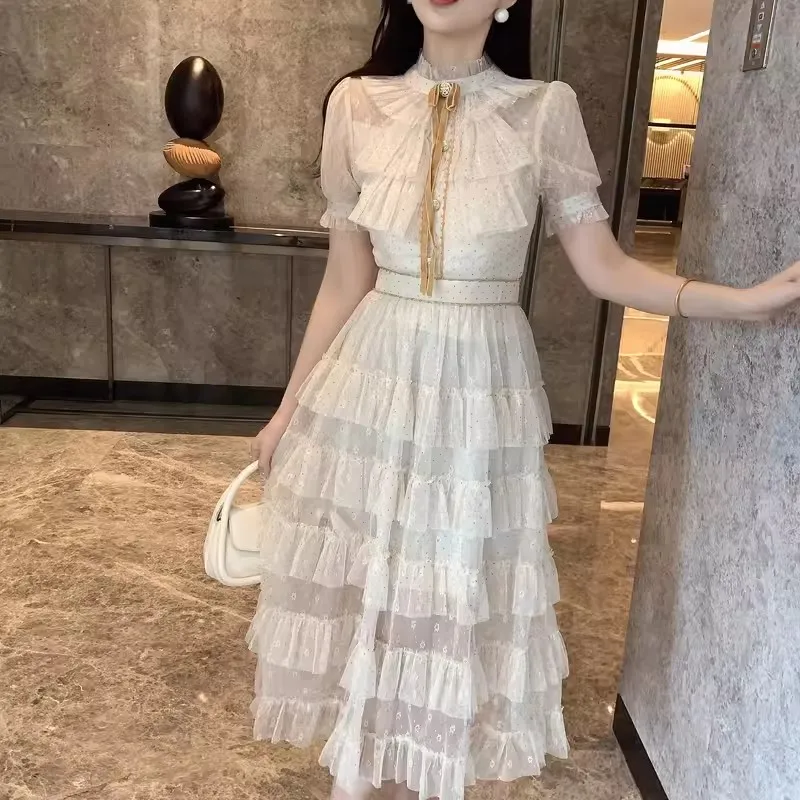 

Женское платье в горошек, с коротким рукавом и воланом, с высокой талией