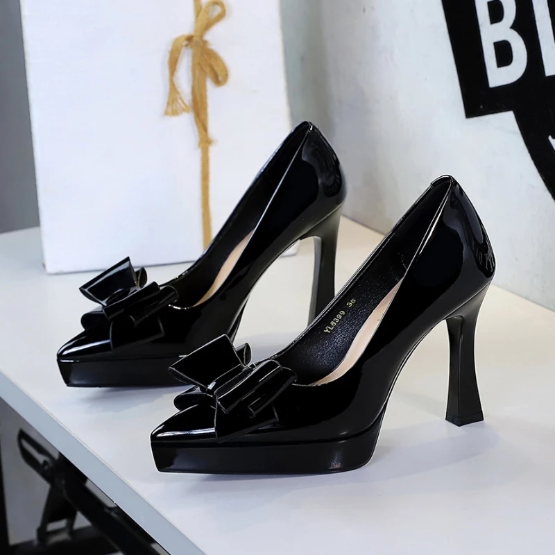 

European American Banquet Women's Shoes Waterproof Platform Thick Heel High Heels Pointed Toe Bow Patent Leather High Heel Shoes