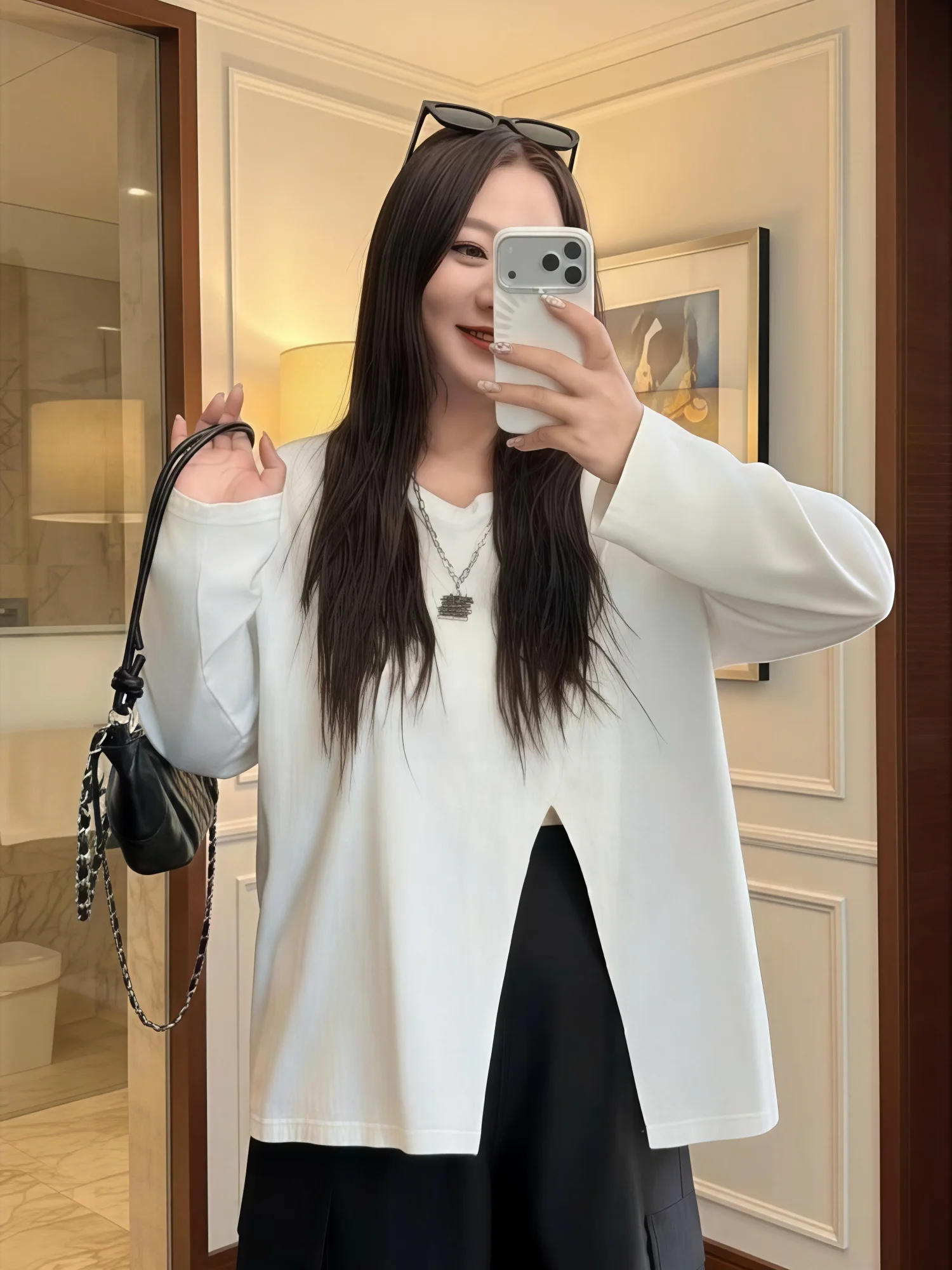 

Женская базовая футболка больших размеров с V-образным вырезом и длинным рукавом, повседневная, универсальная, стройнящая, весенняя, для офиса, из хлопка