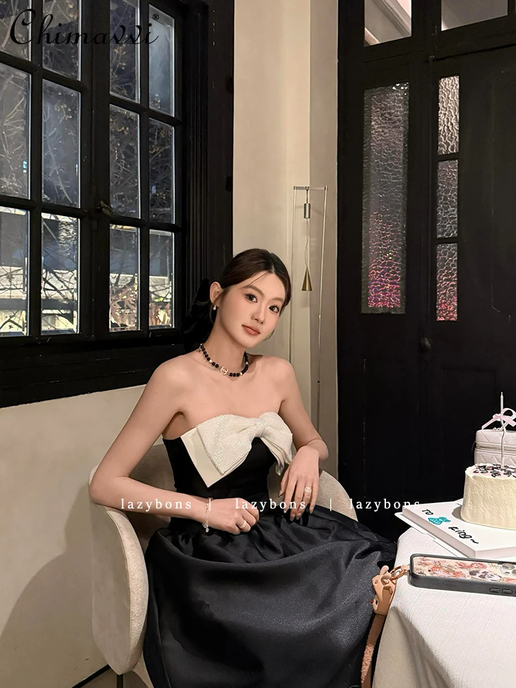 チューブトップドレスエレガント社交家の誕生日ドレスファッション黒と白の対照的な色ビーズリボンふわふわ振り子ドレス